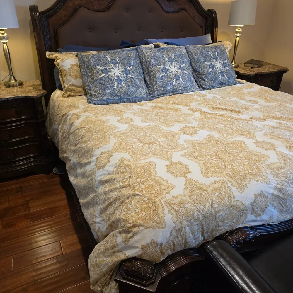 Pottery Barn King Duvet Cover Set 6pc, Gold Medallion 2 King & 3 Euro Shams Blue
